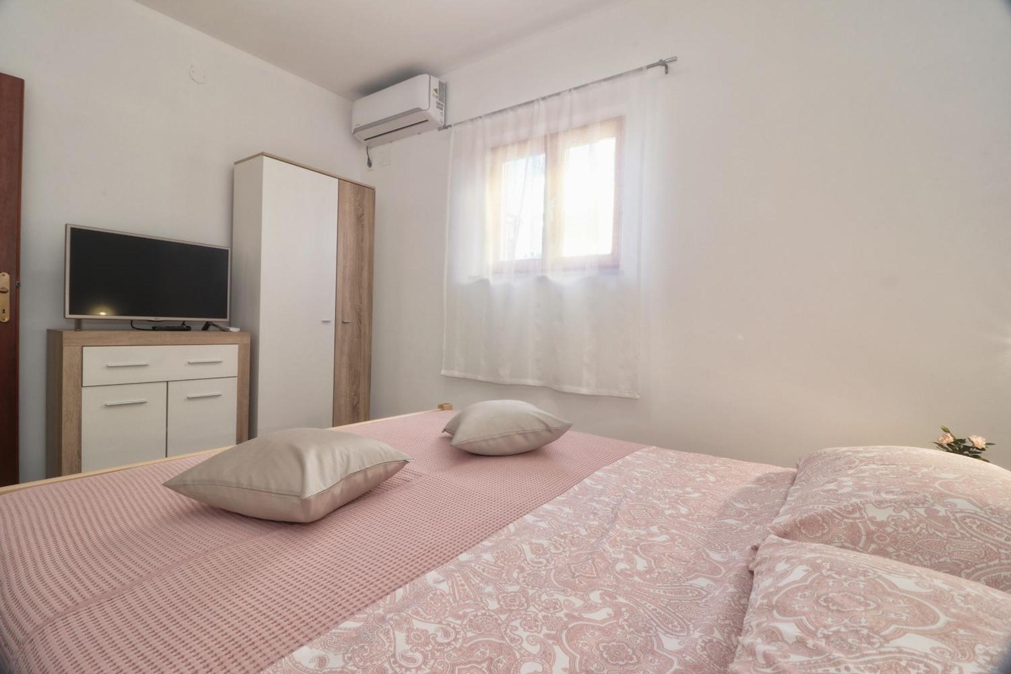 Studio Apartman Edy 3 Pula Eksteriør billede