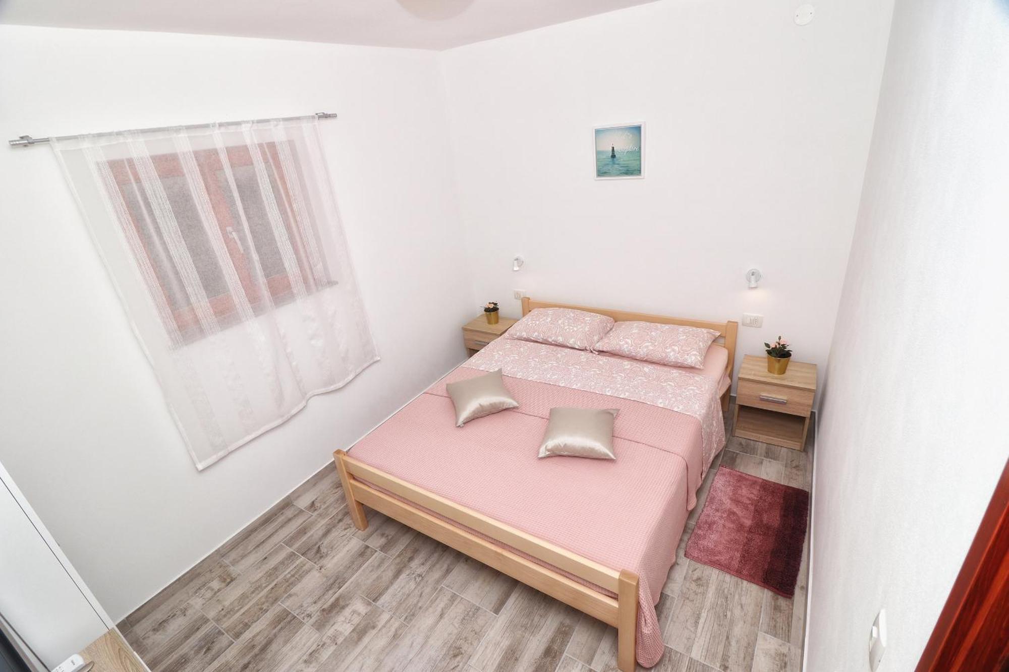 Studio Apartman Edy 3 Pula Eksteriør billede